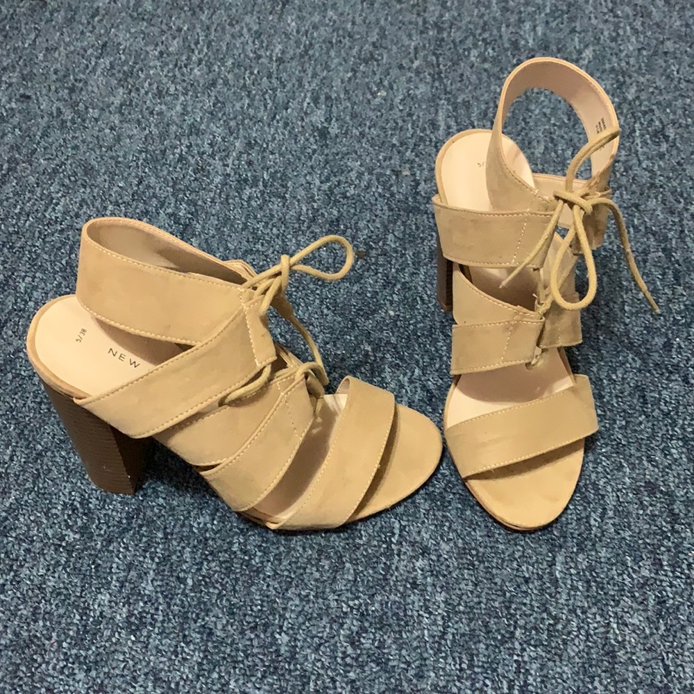 ASOS New Look High Block Heel Sandal size US 7/UK5 - Picture 1 of 3